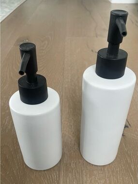 White Pump Dispenser Bottle with Black Top for Kids Bath & Hair